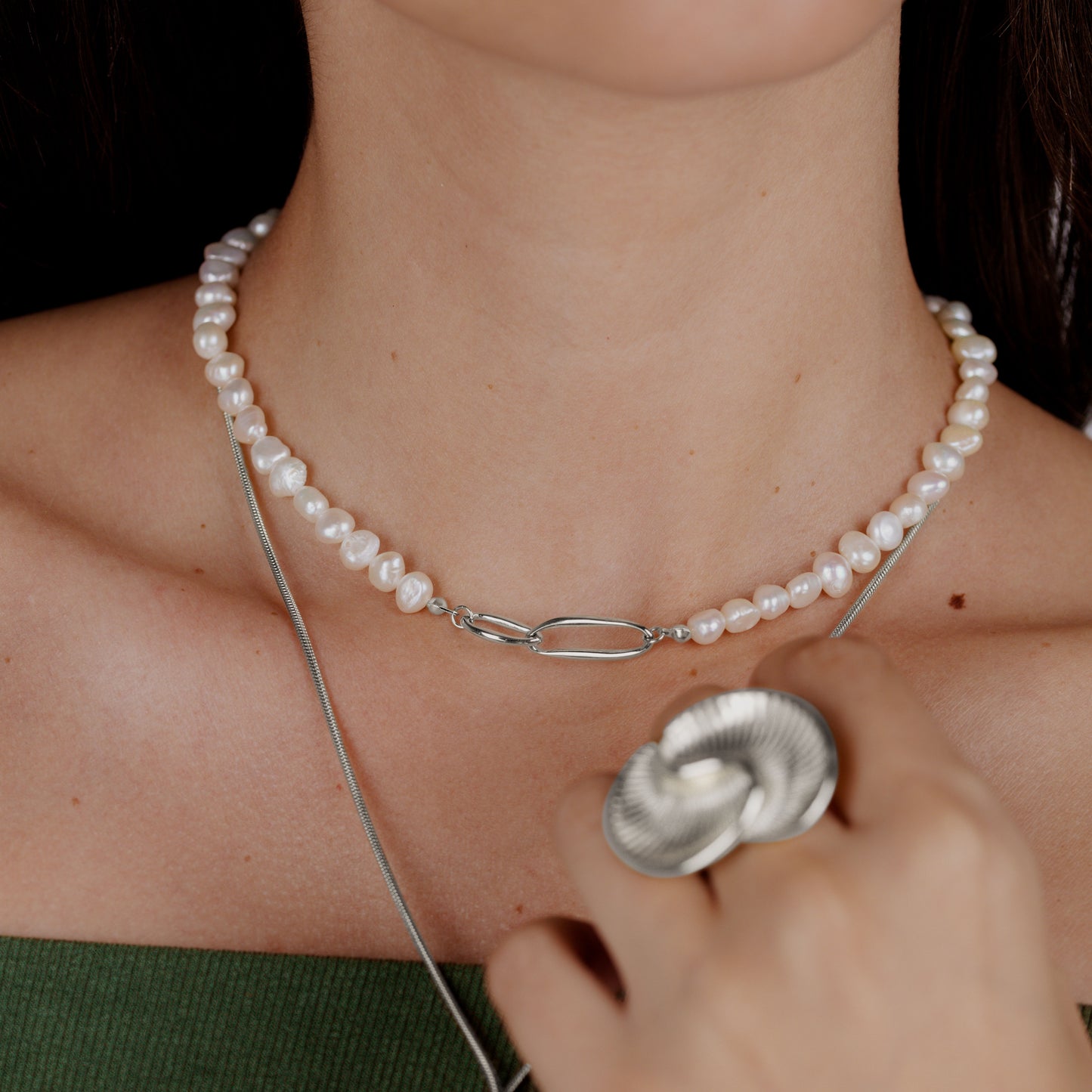 Fluidity Pearl Necklace Silver