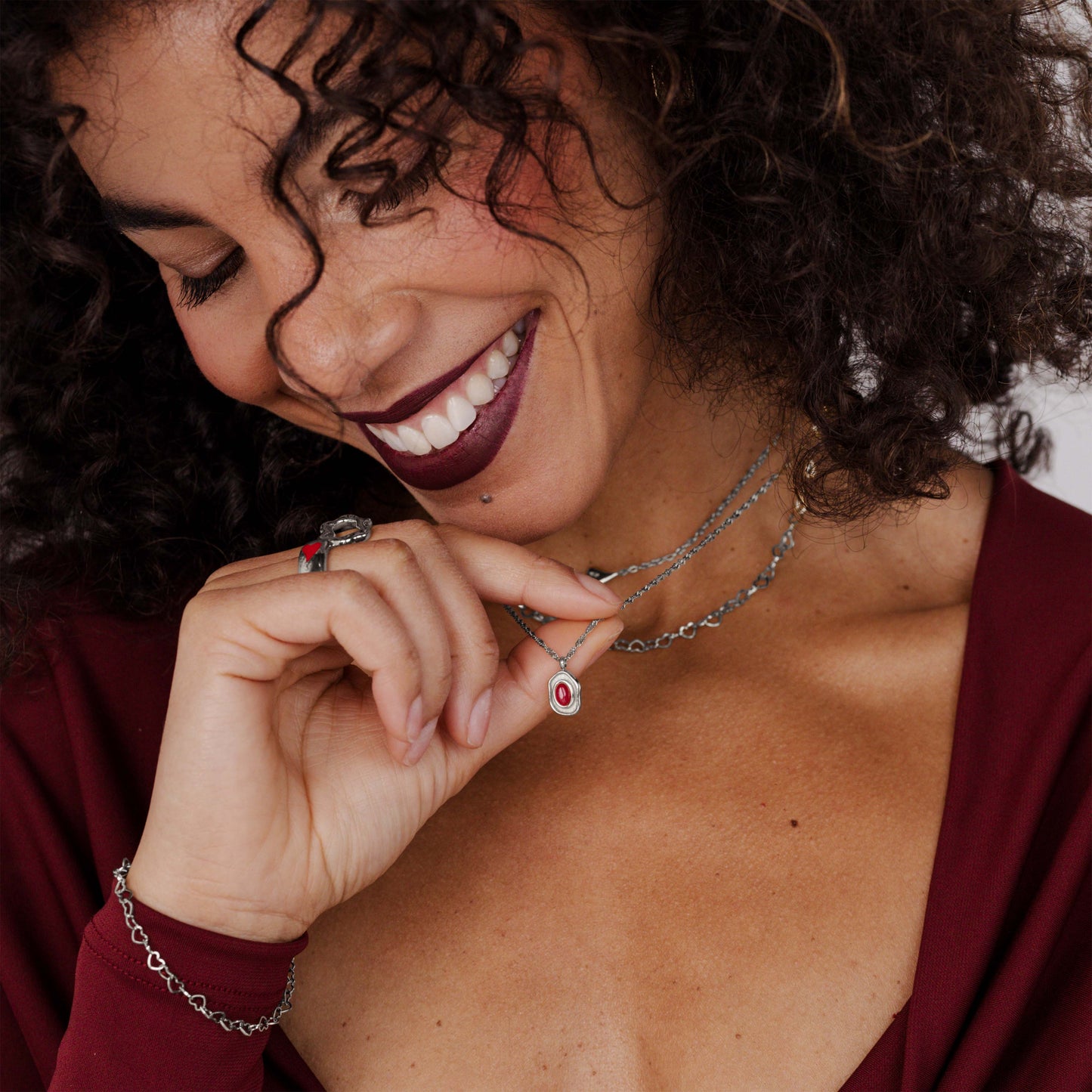 Scarlet Treasure Necklace Silver