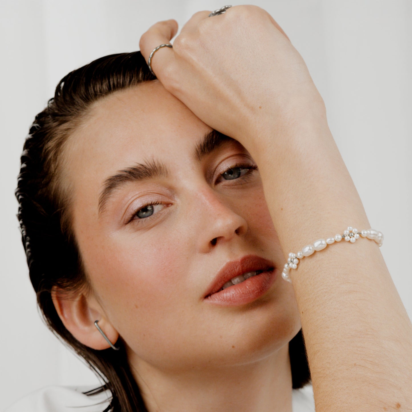 Flowery Pearls Bracelet Silver