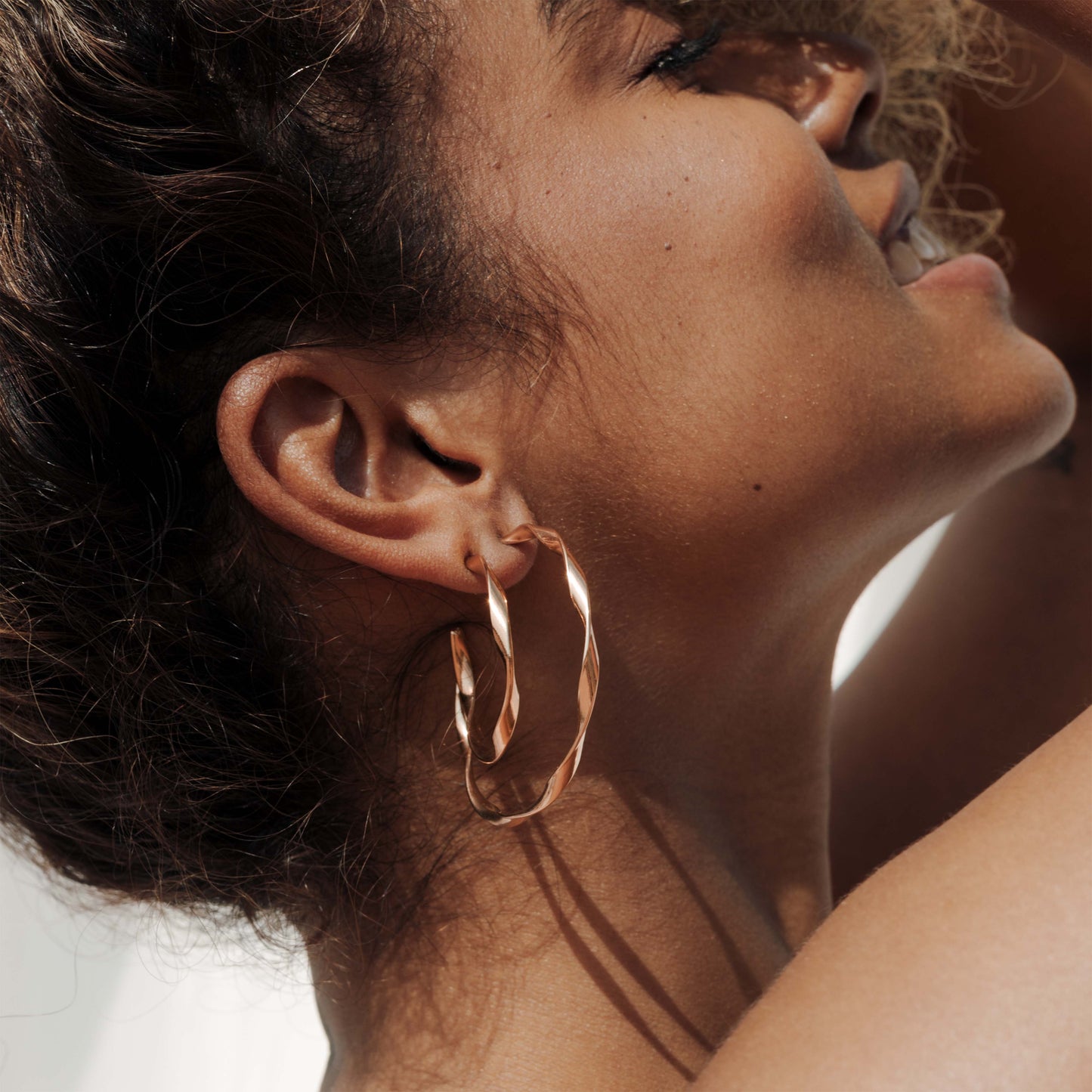 Sahira Hoop Studs Medium Rose Gold