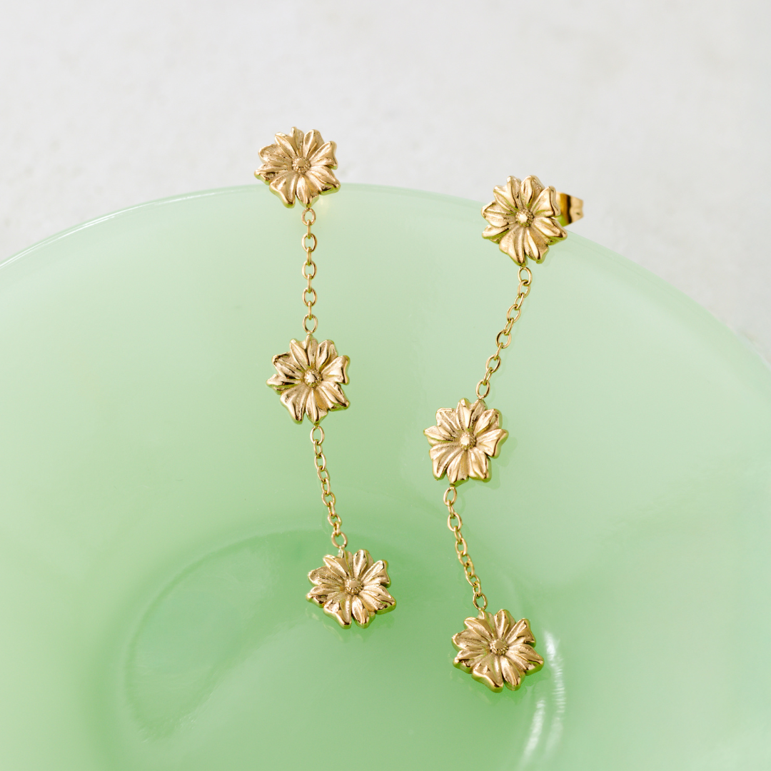 Petal Fall Studs Gold