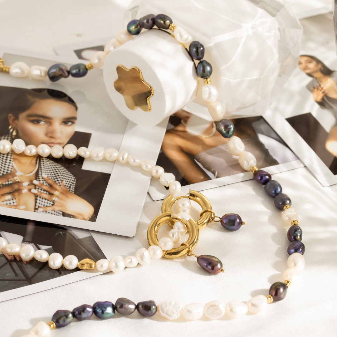 Retrospective Necklace Gold