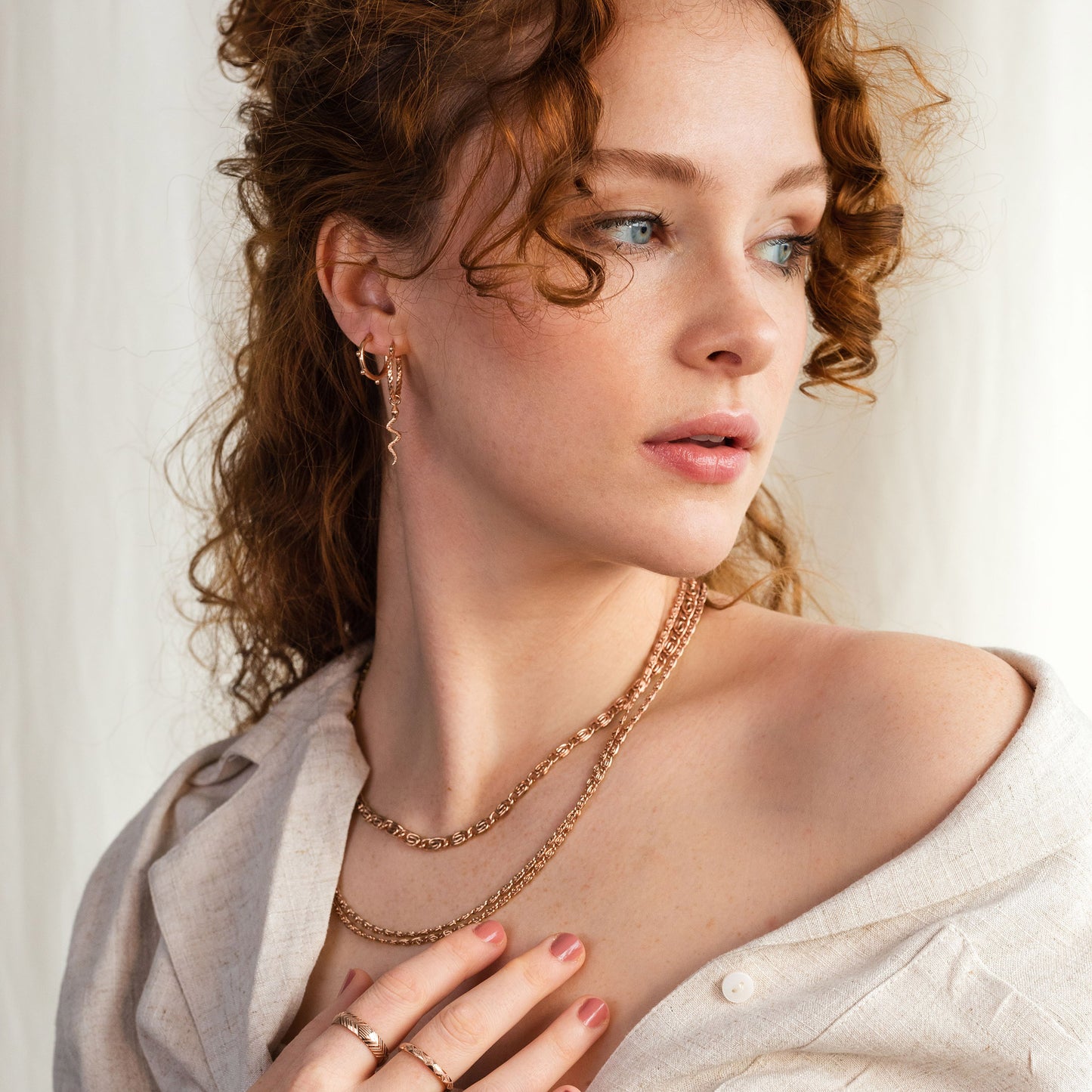 Skinny Scroll Necklace Rose Gold