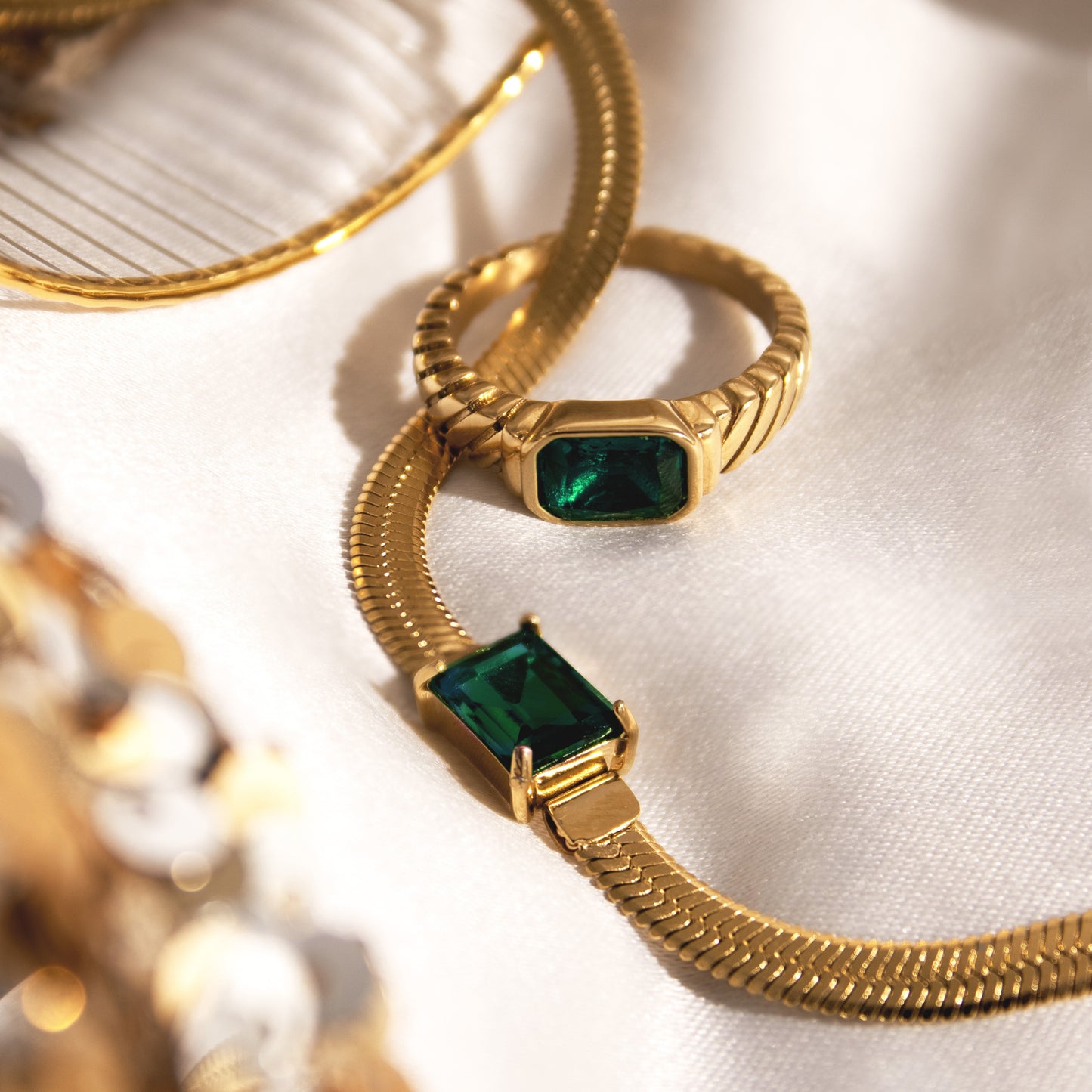 Brilliant Emerald Ring Silver