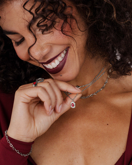 Scarlet Treasure Necklace Silver