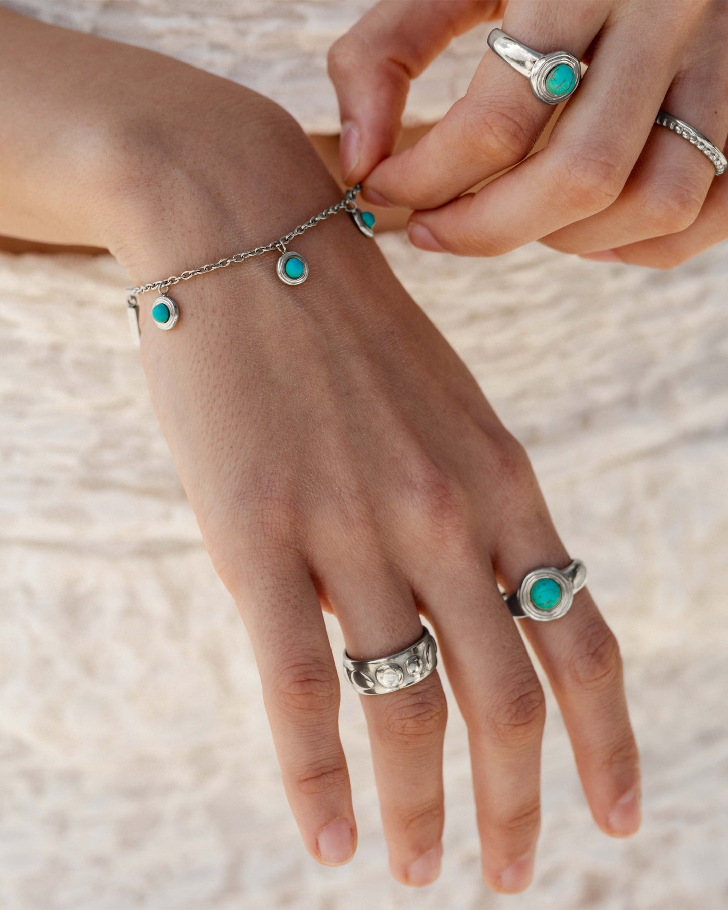 [[Farbe:Silber,shopthelook]]