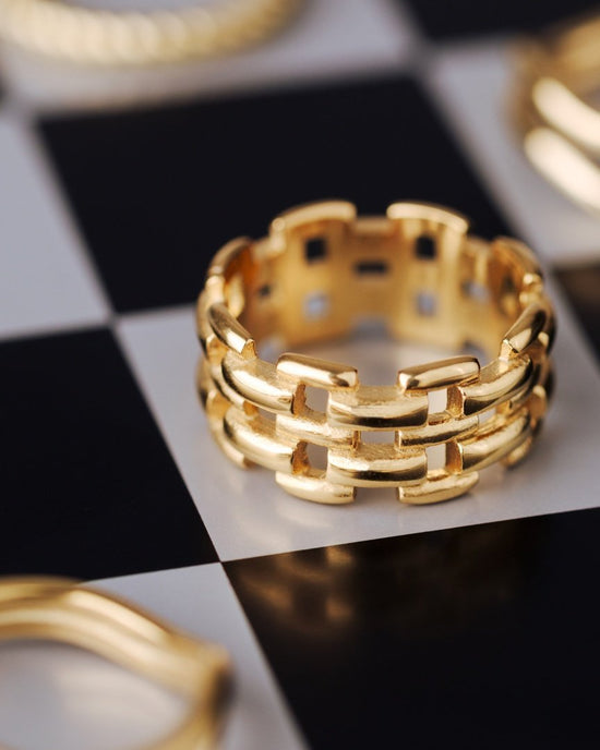 Reverie Ring gold