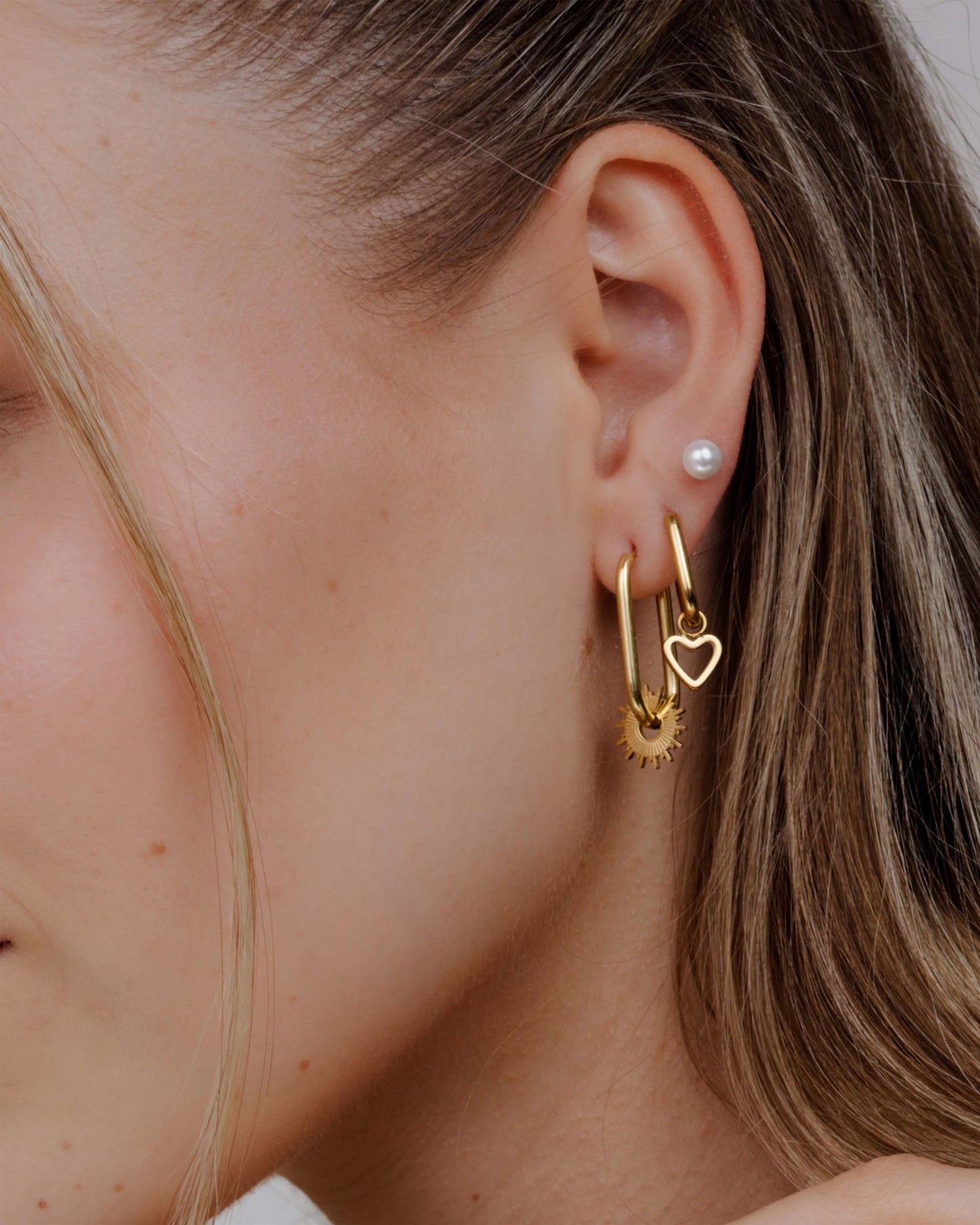 [[Farbe:Gold]]