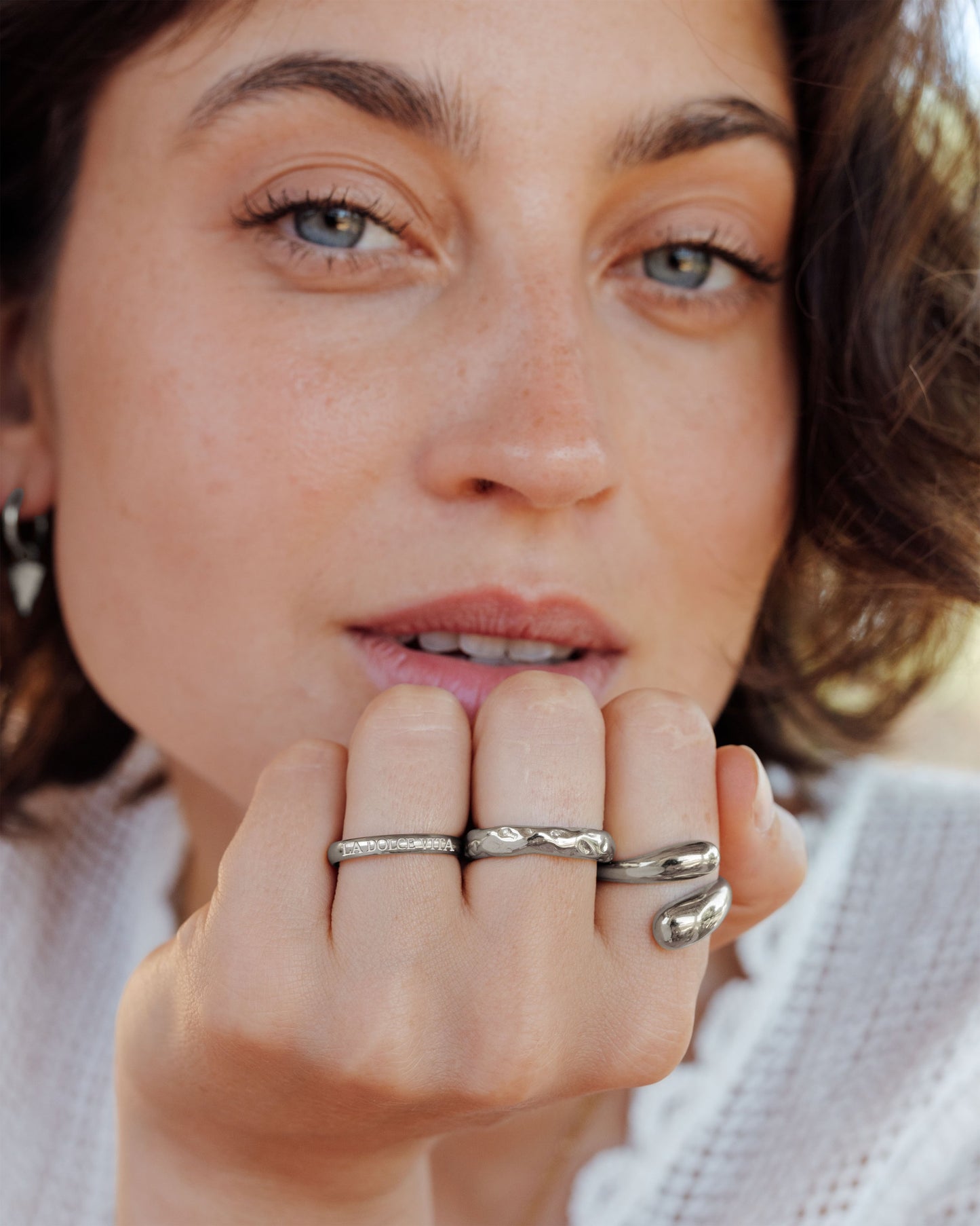 [[Color:Silver,shopthelook]]