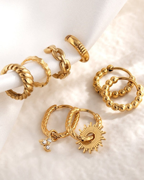 Sun Ray Oval Hoops Small Silver