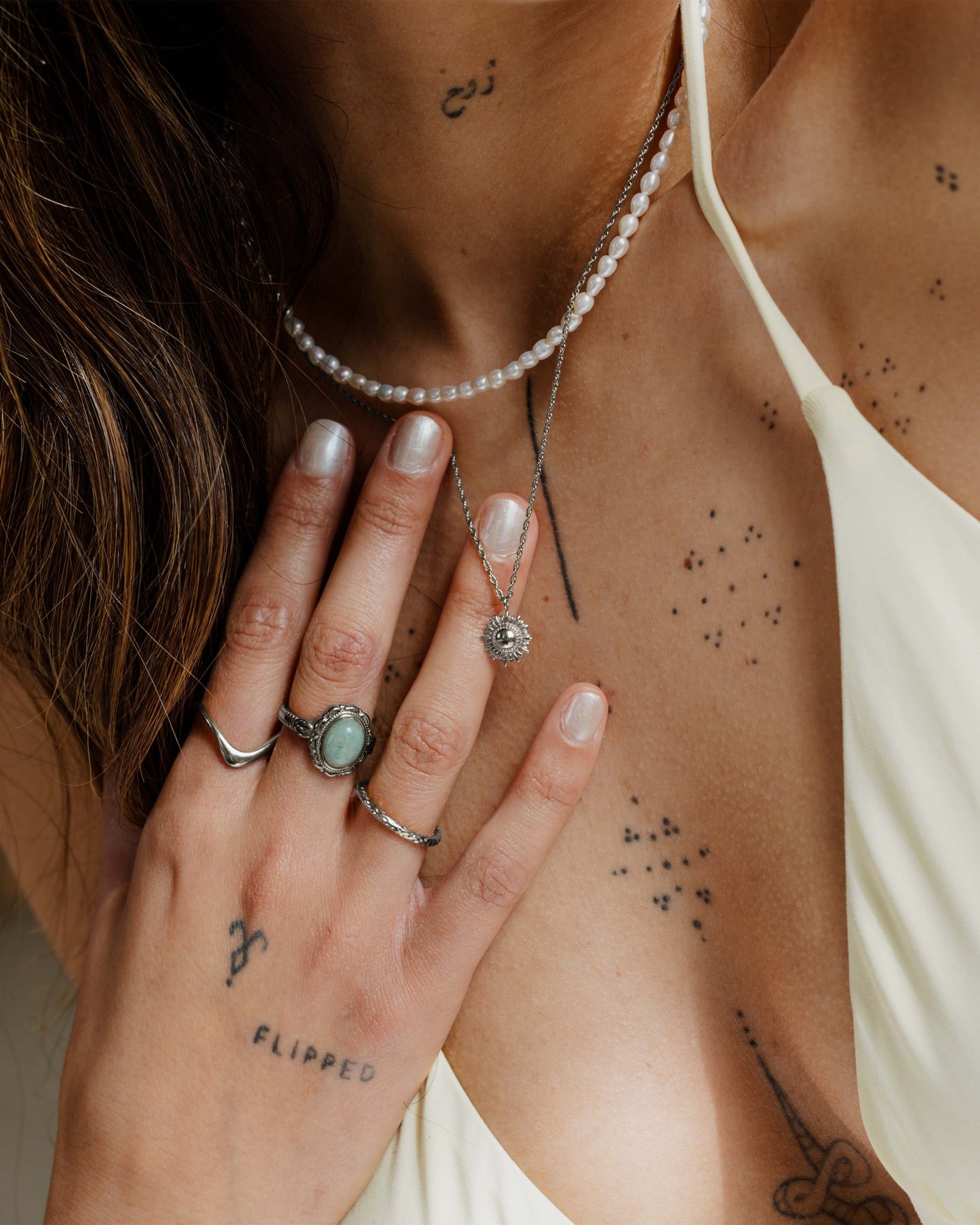 [[Farbe:Silber,shopthelook]]