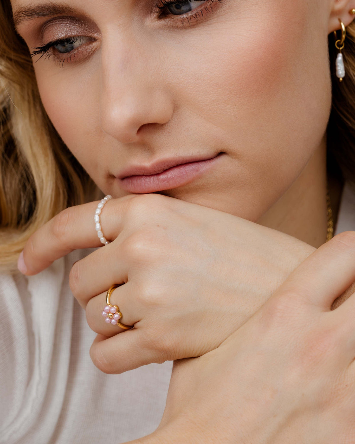 Pretty Pink Daisy Ring Gold