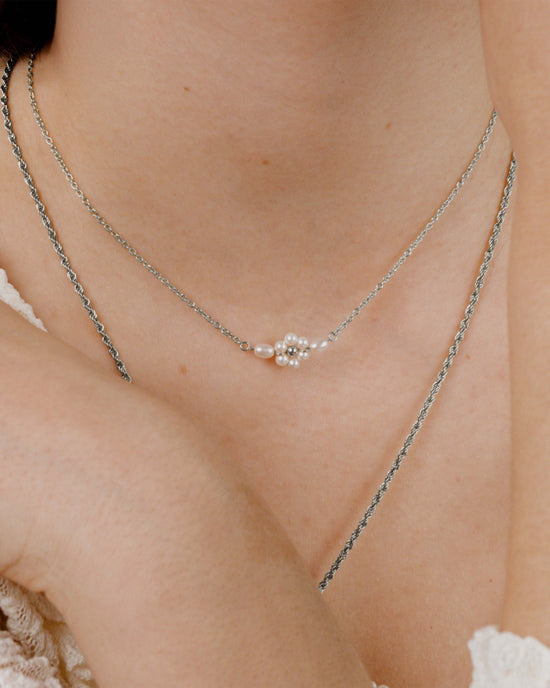 Daisy Choker Silver