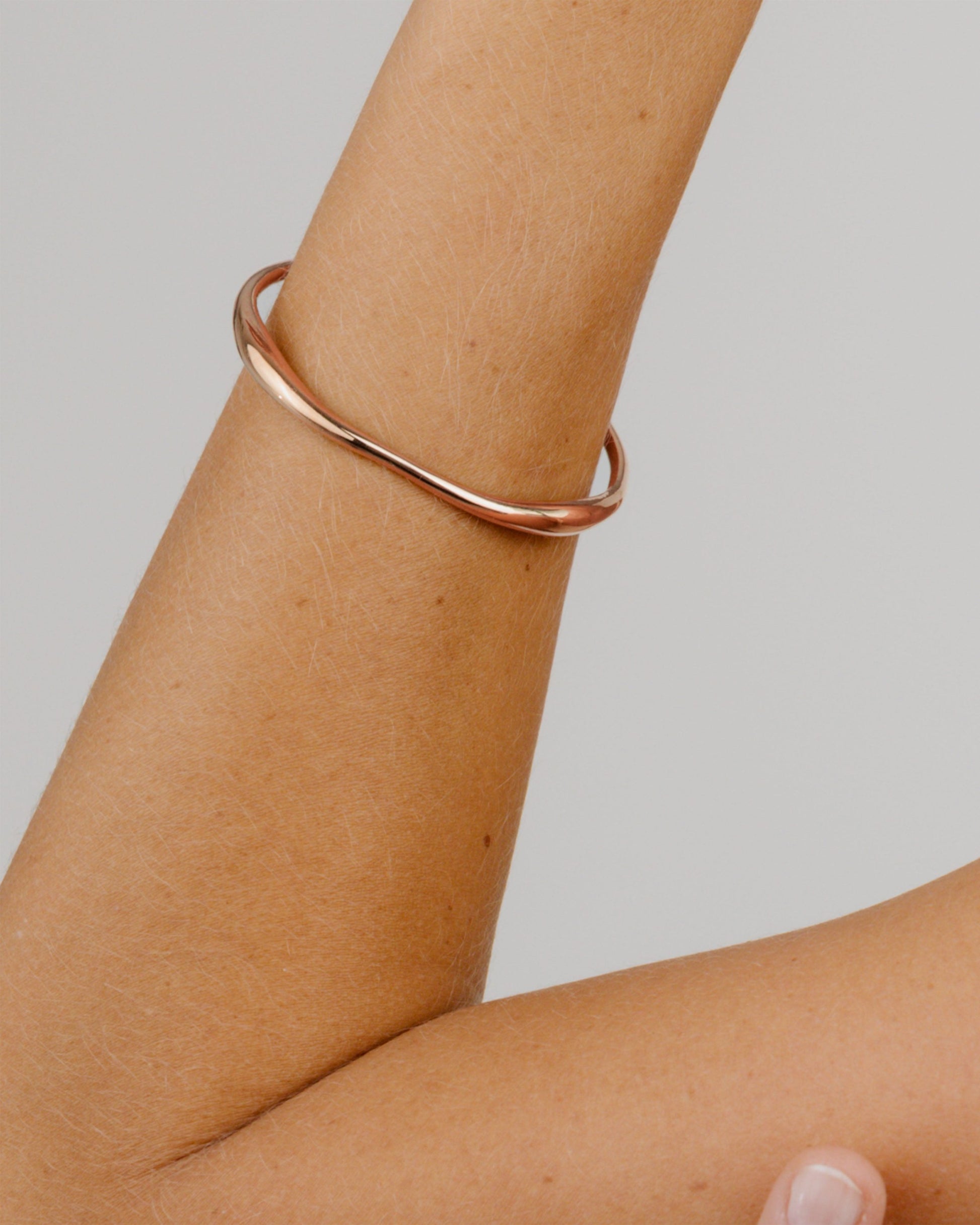 Graceful Curves Bangle Rose Gold