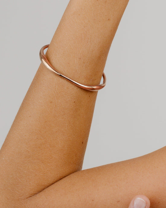 Graceful Curves Bangle Rose Gold