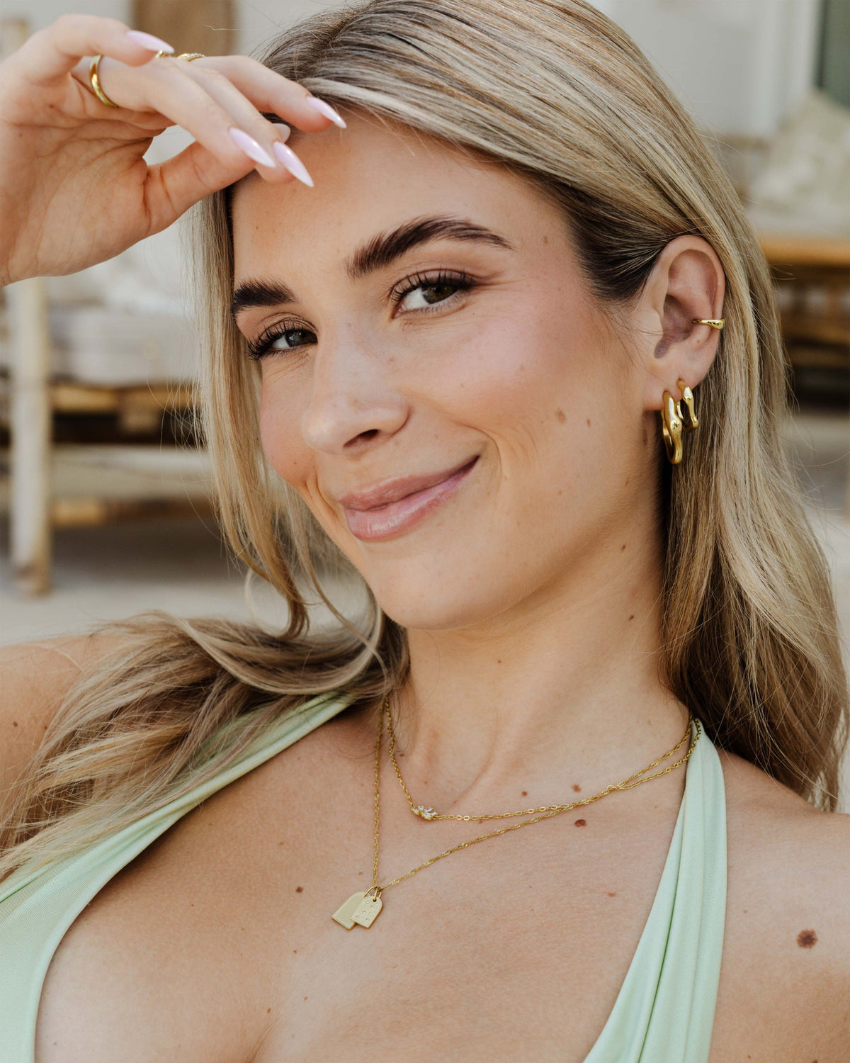 [[Color:Gold,shopthelook]]