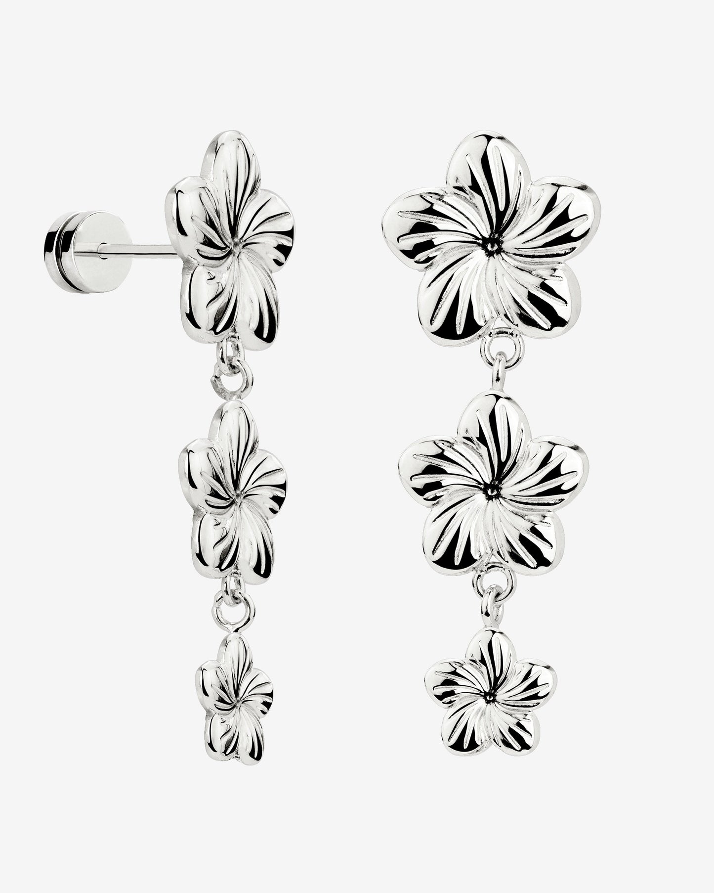 [[Color:Silver]]