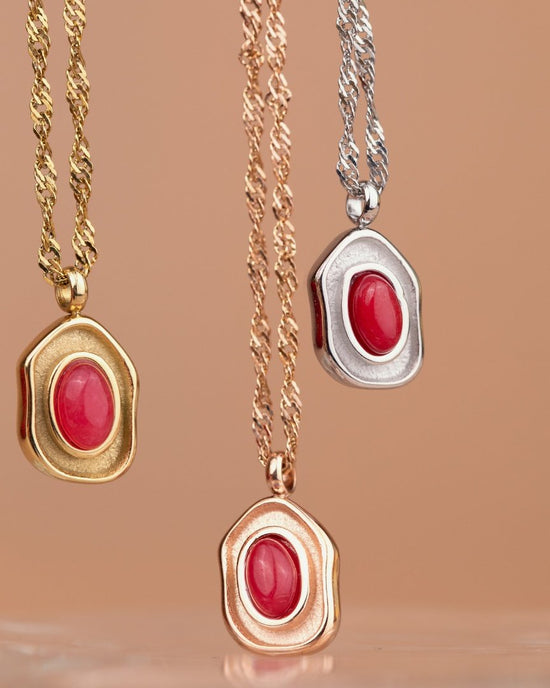 Scarlet Treasure Necklace Rose Gold
