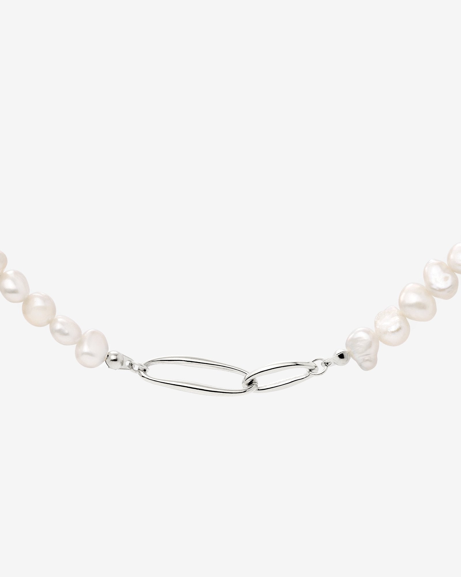 Fluidity Pearl Necklace Silver