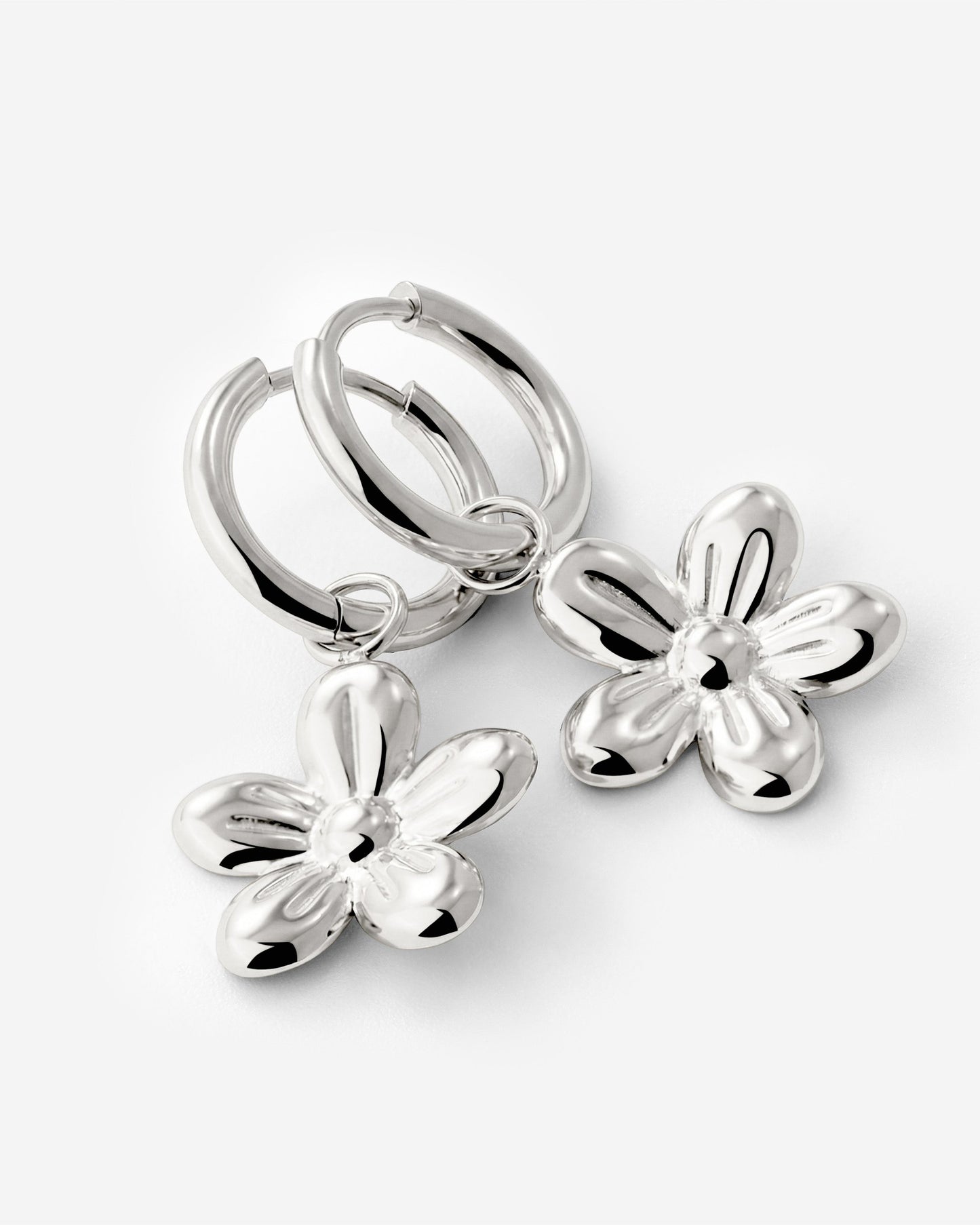 [[Color:Silver]]