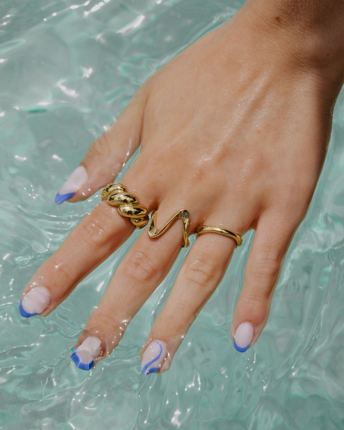 [[Color:Gold]]