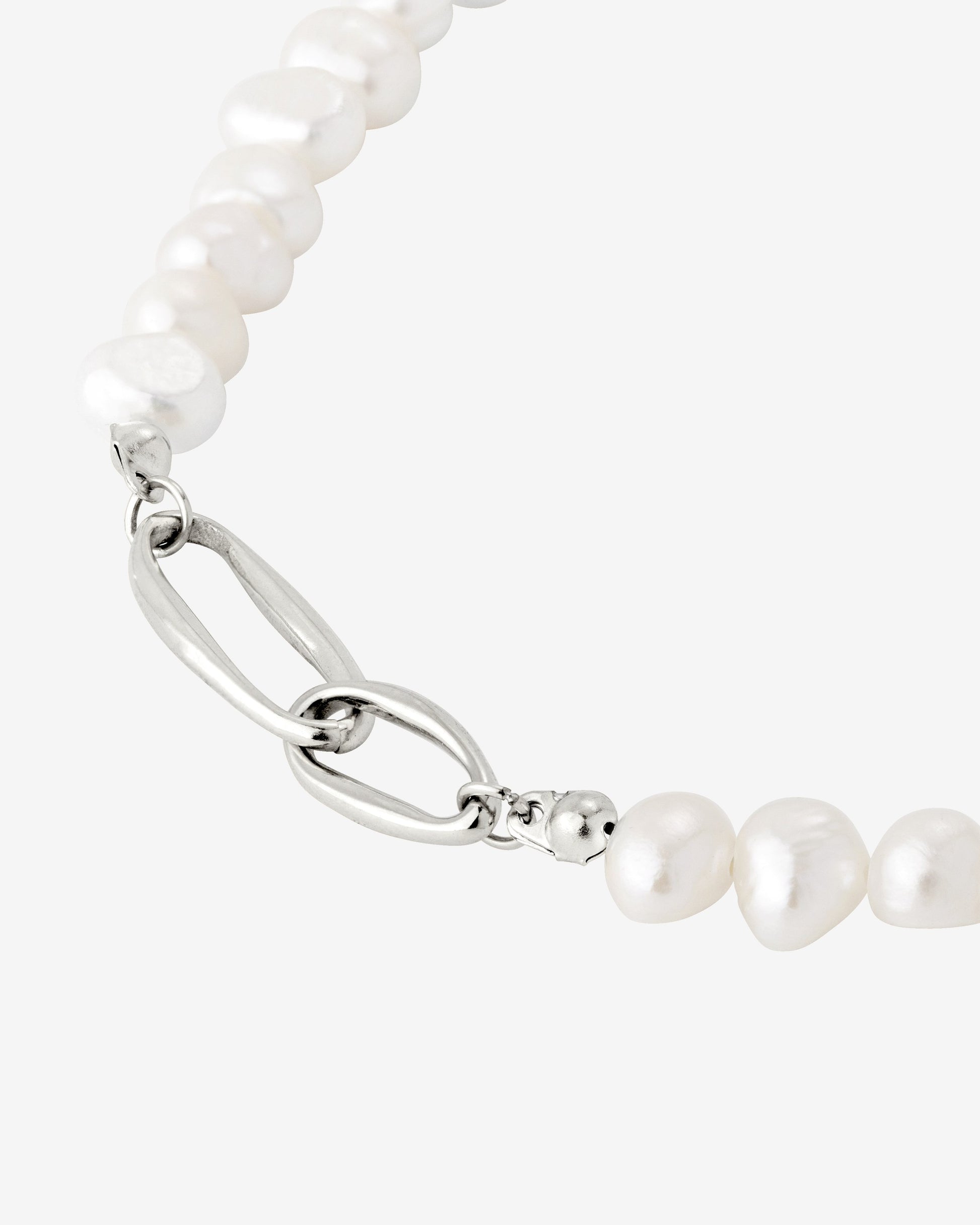 Fluidity Pearl Necklace Silver