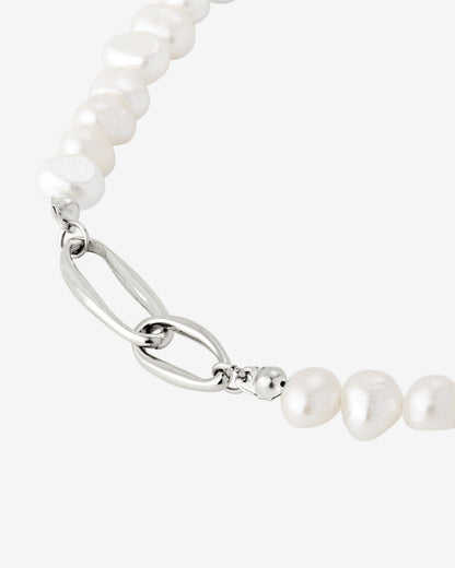 Fluidity Pearl Necklace Silver