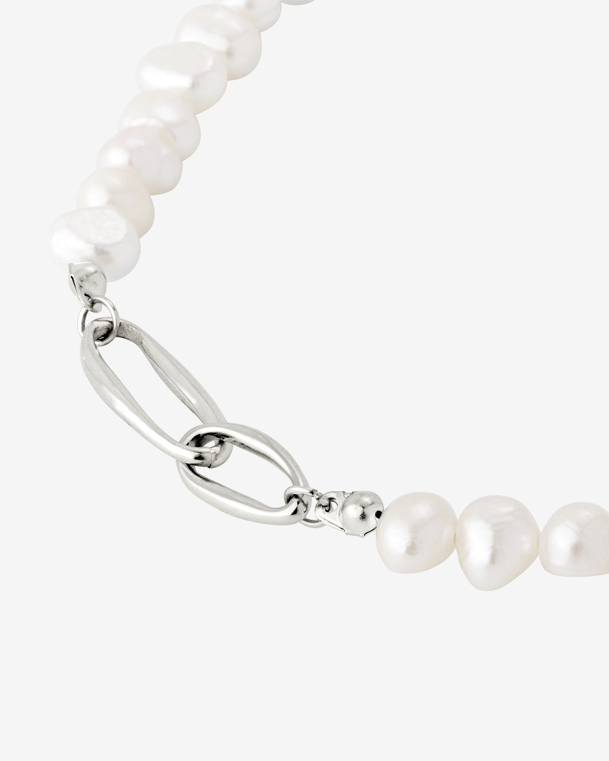 Fluidity Pearl Necklace Silver