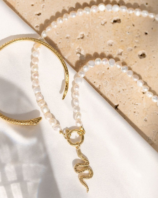 Lola Power Pearl Necklace Set Rose Gold