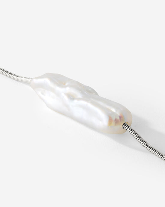 Luminous Pearl Choker Silver