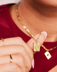 [[Farbe:Gold,shopthelook]]