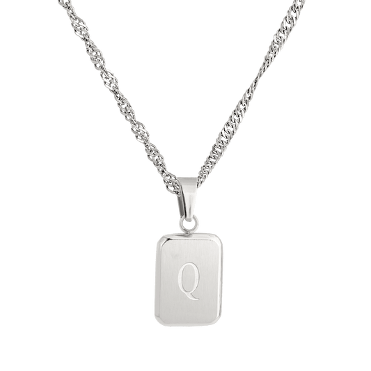 Letter Necklace Q Silver