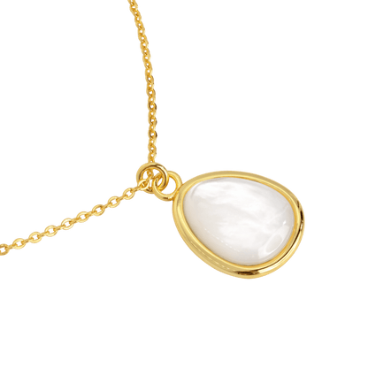 Mother of Pearls Necklace Gold