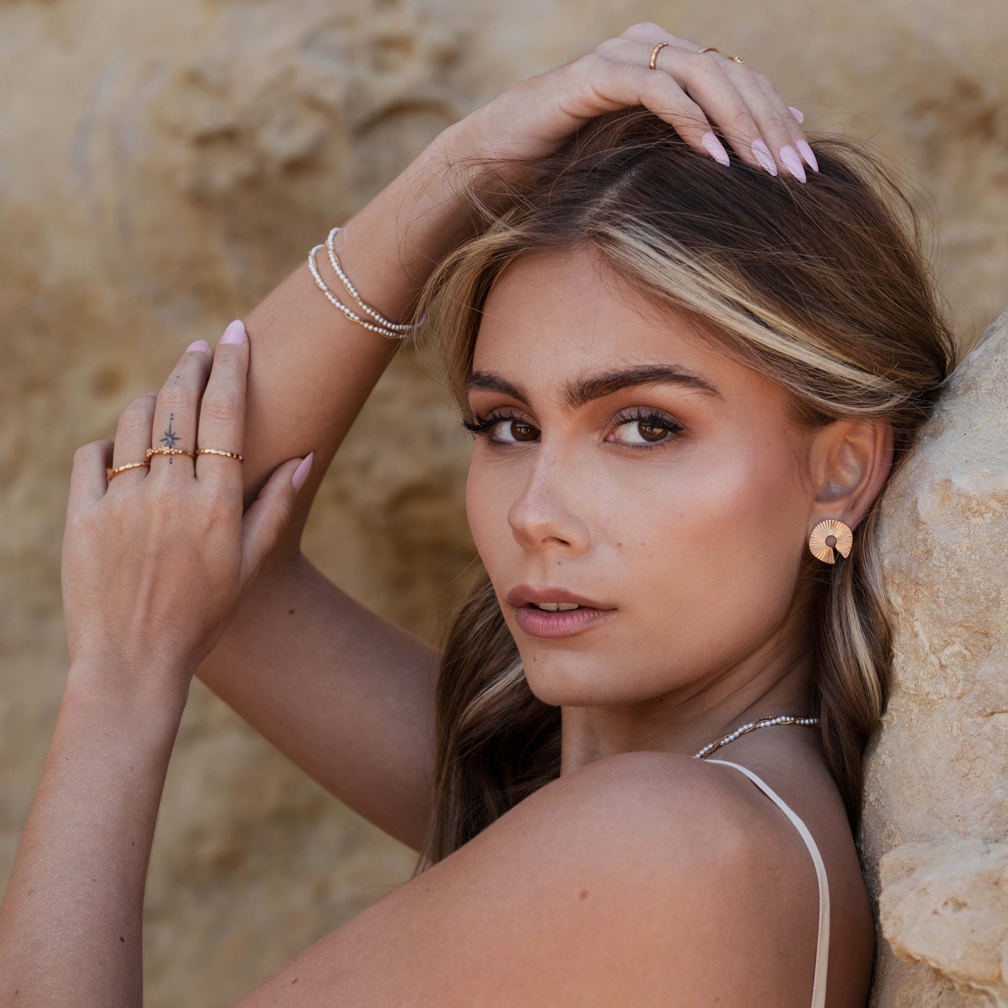 Sparkling Donut Studs Rose Gold