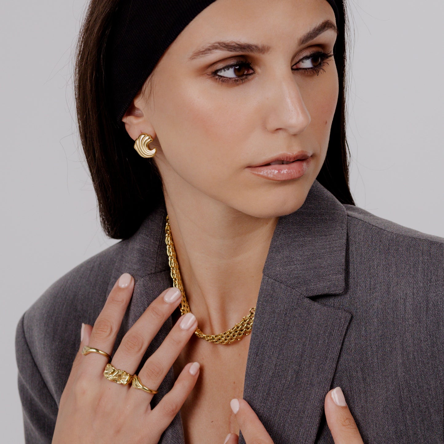 Bold Wave Studs Gold