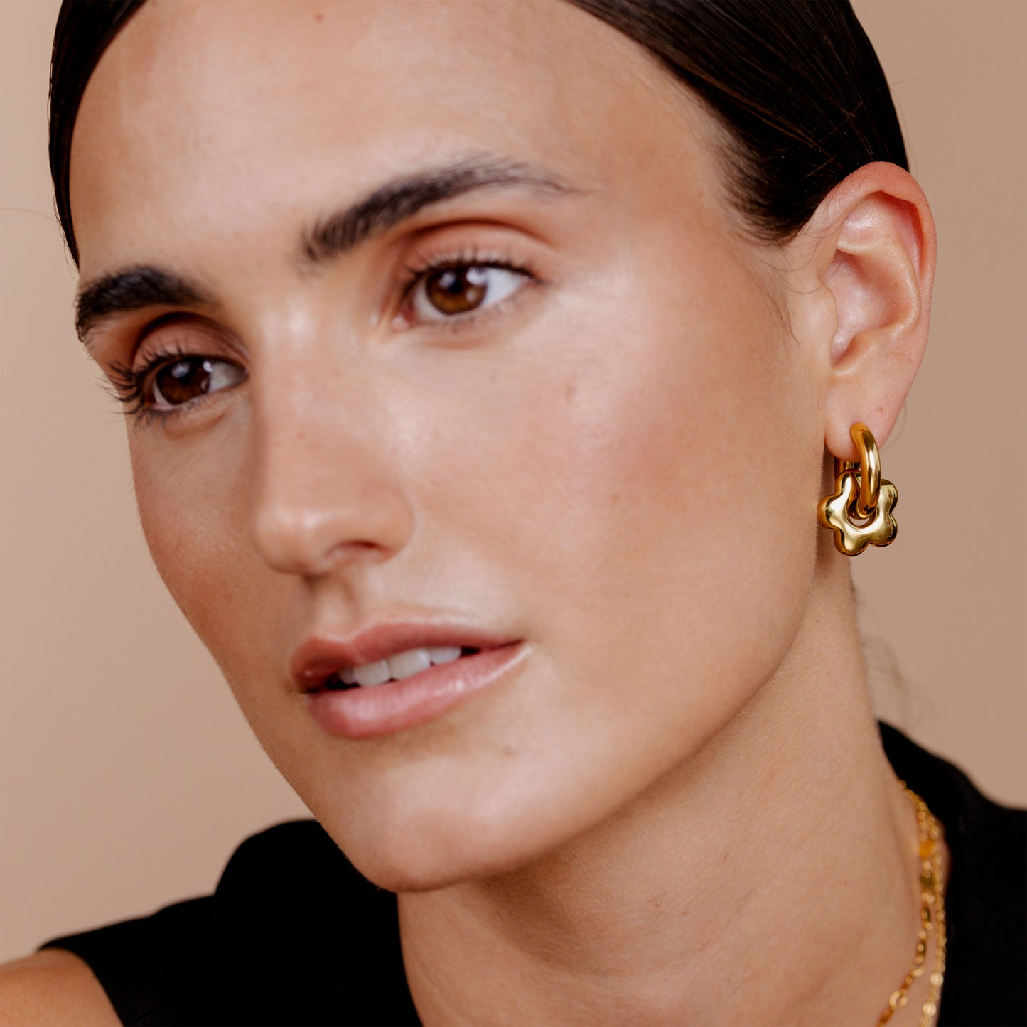 Chunky Bubble Flower Hoop Set Medium Gold