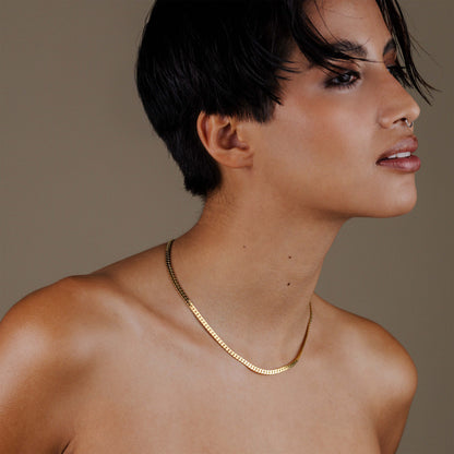 Snaked Necklace Gold