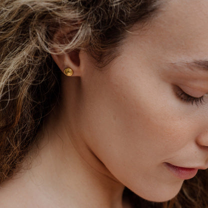 Ocean's Echo Studs Gold