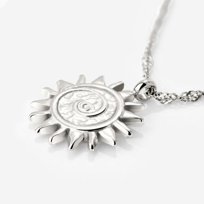 Sunny Swirl Necklace Silver