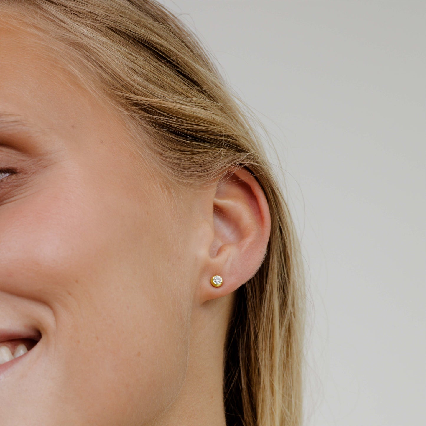 Bezel Bling Studs Gold