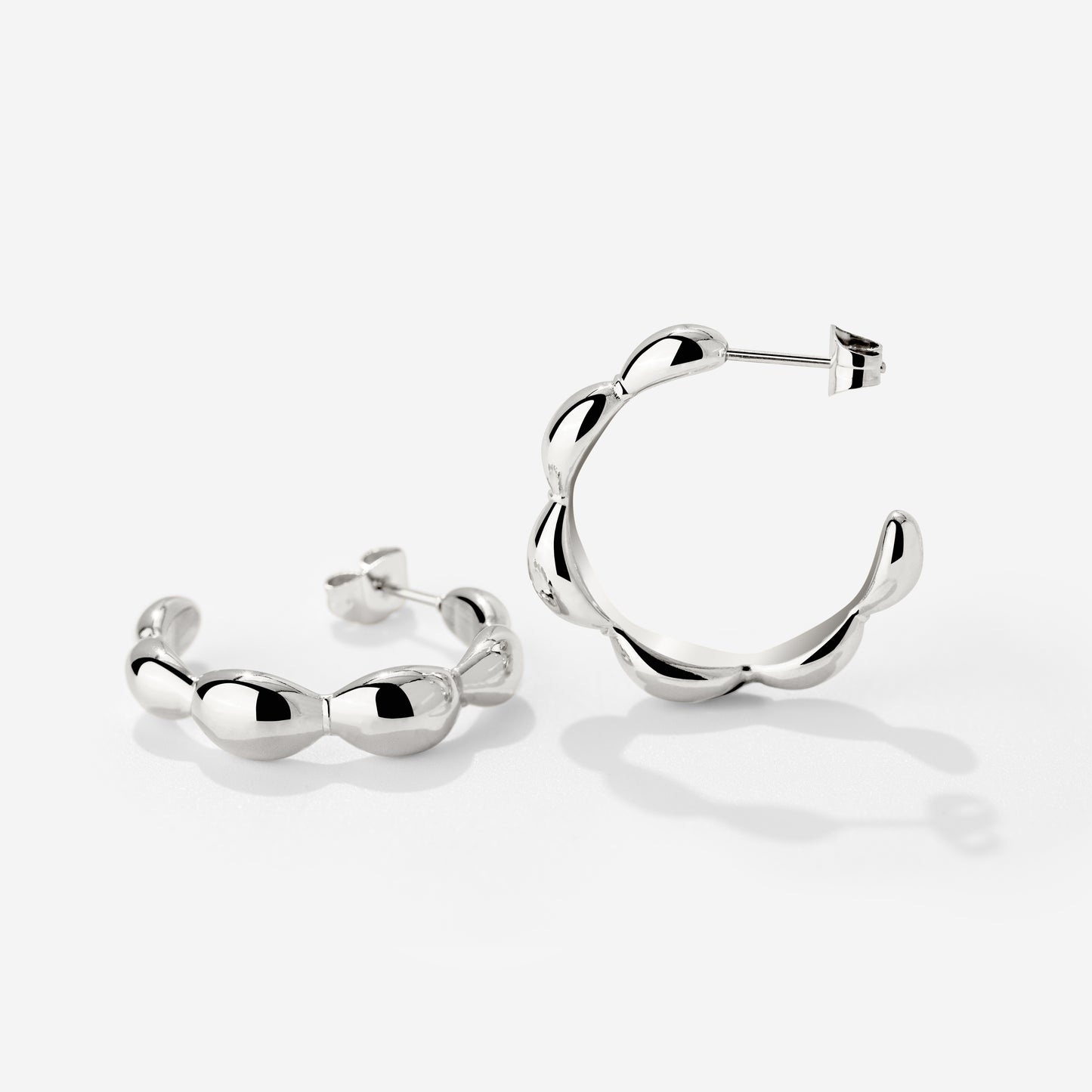 Graceful Curves Hoop Studs Silber