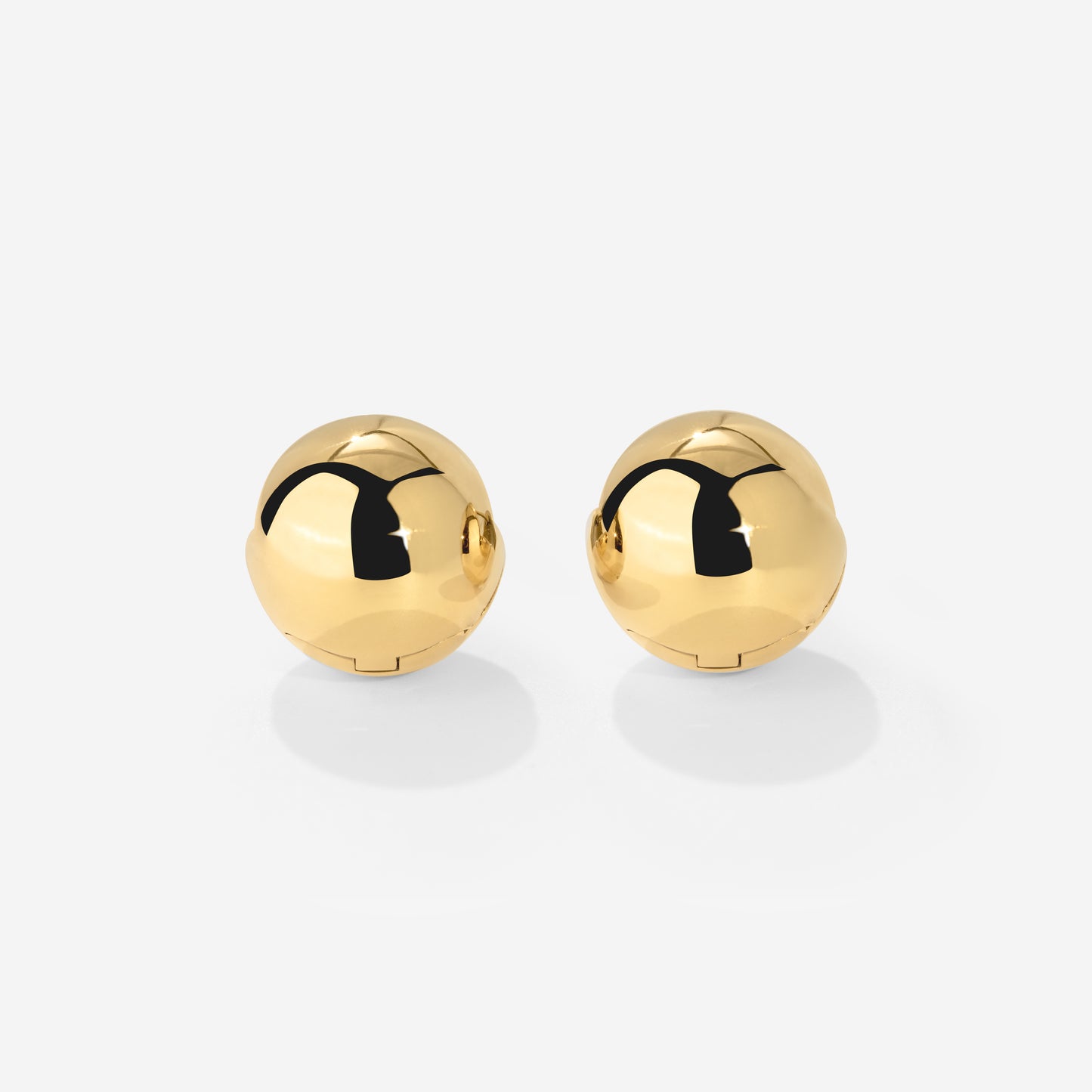 Graceful Curves Studs Gold