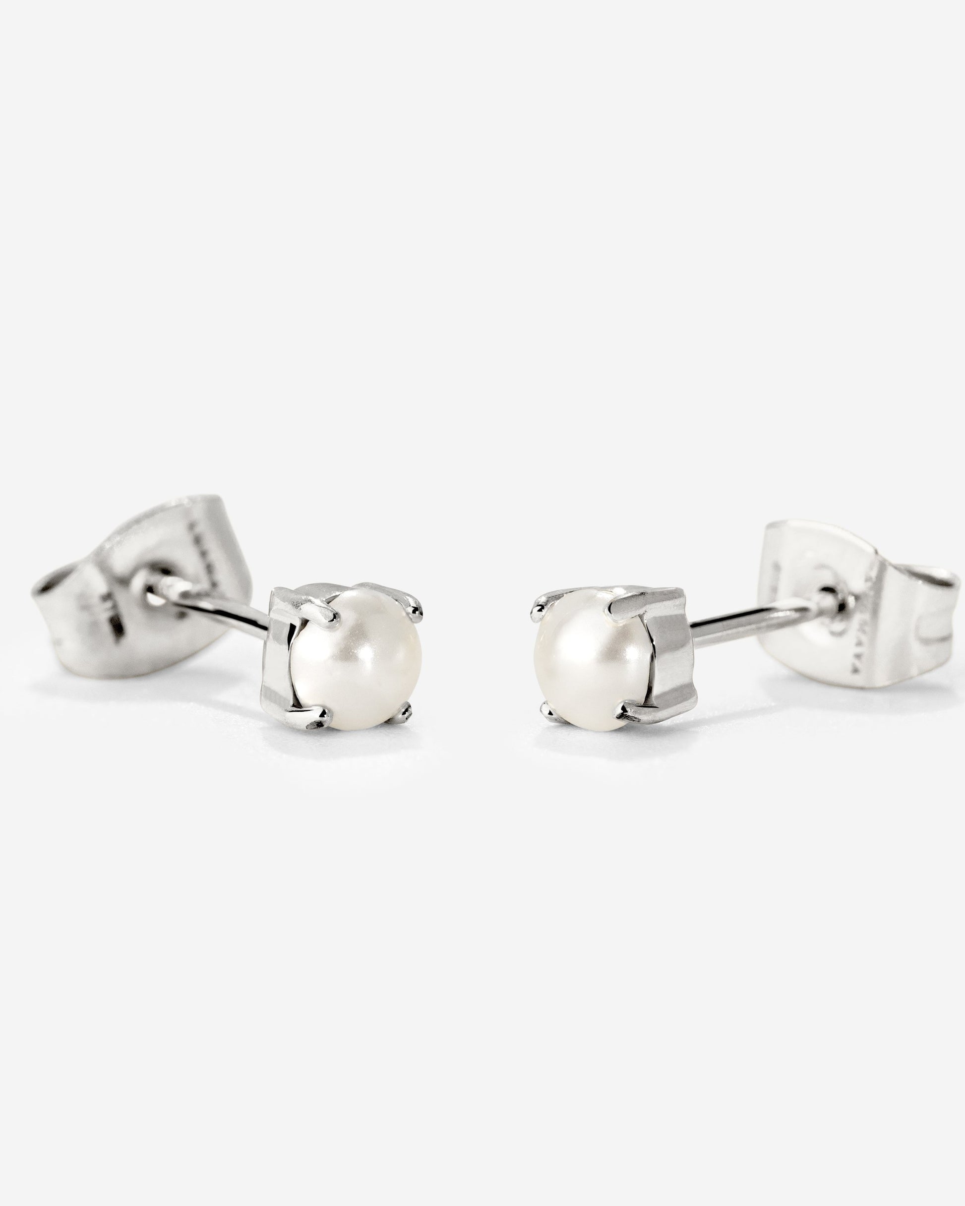 Dream Pearl Studs Silver