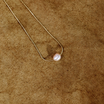 Blush Pearl Necklace Gold