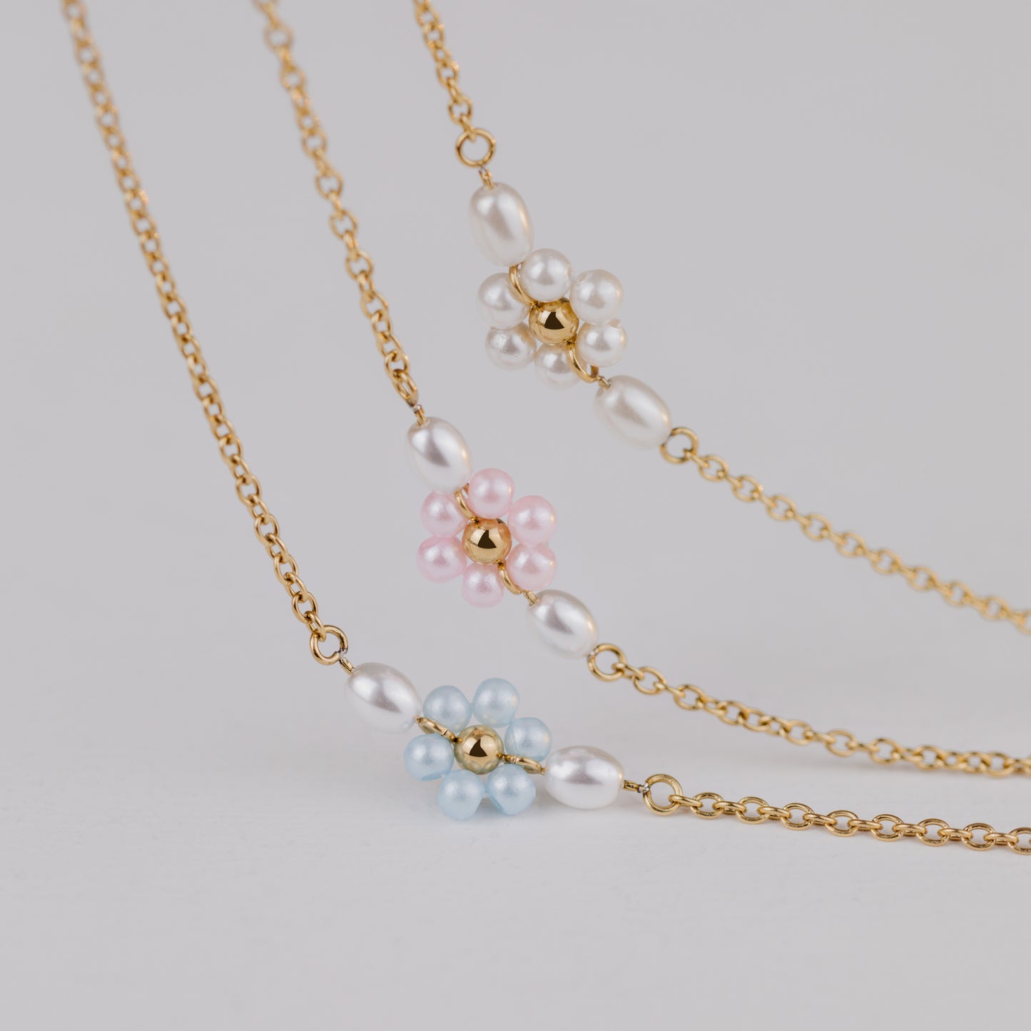 Pretty Pink Daisy Necklace Gold