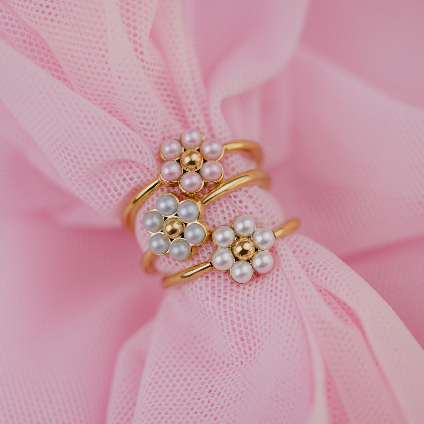 Forever Blue Daisy Ring Gold