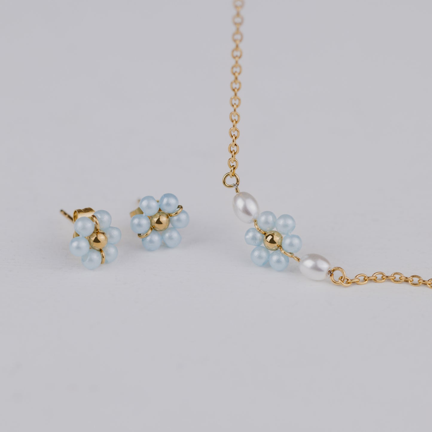 Forever Blue Daisy Bundle Gold