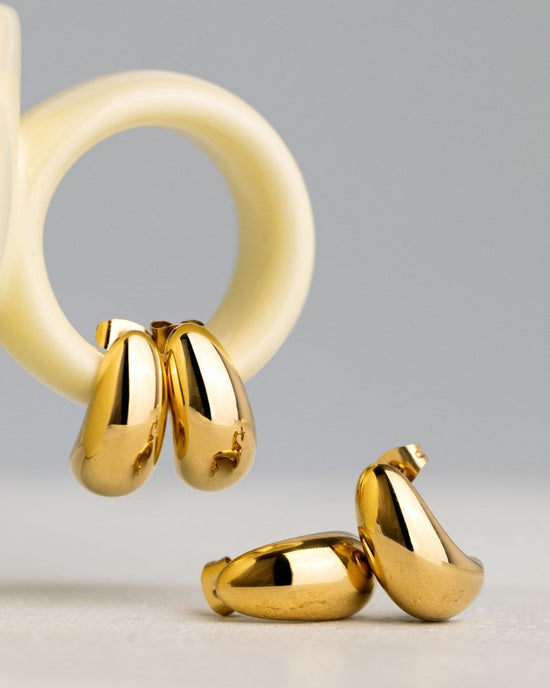 Huggie Studs Gold