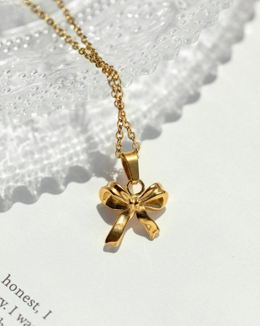 Pretty Ribbon Necklace Rose Gold