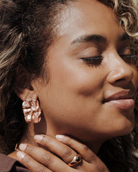 [[Farbe:Roségold,shopthelook]]